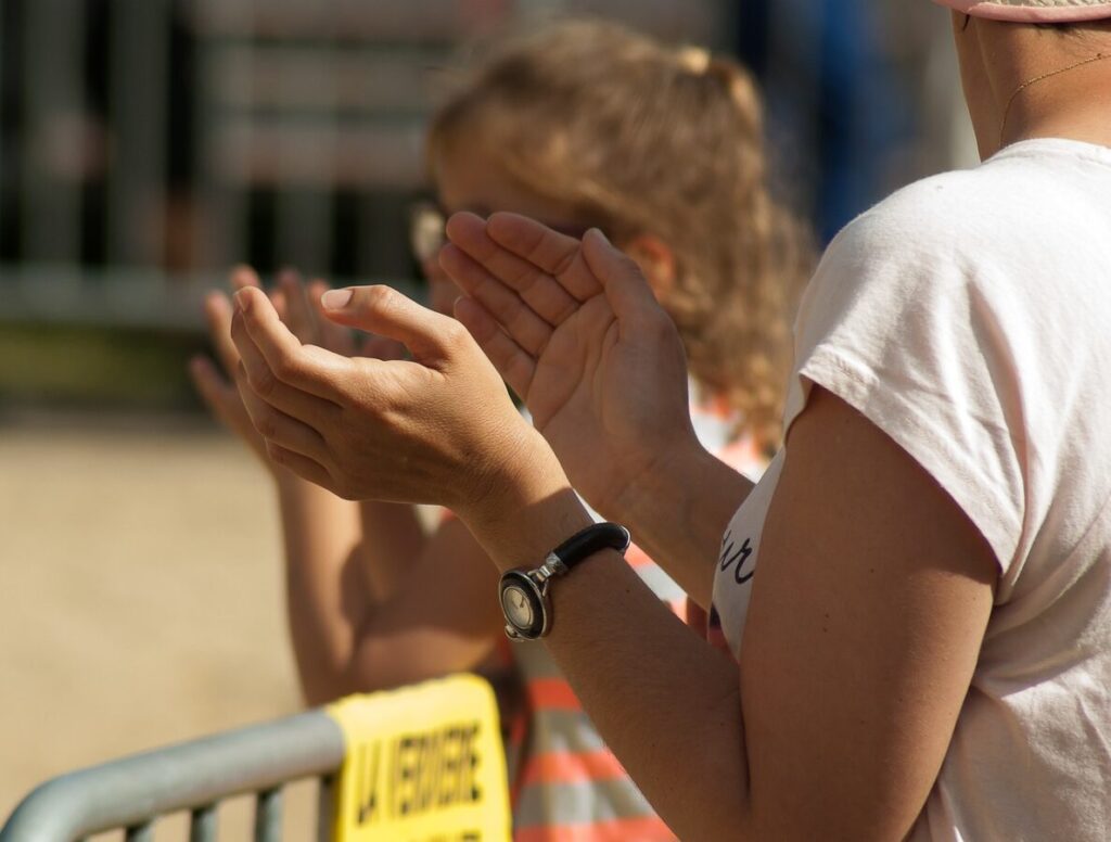 Šta znači sanjati aplauz?