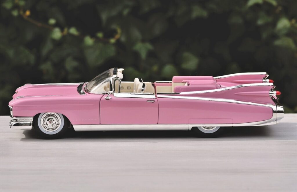 Šta znači sanjati ružičasti auto?